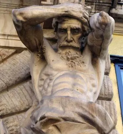 Gold * Budapest
